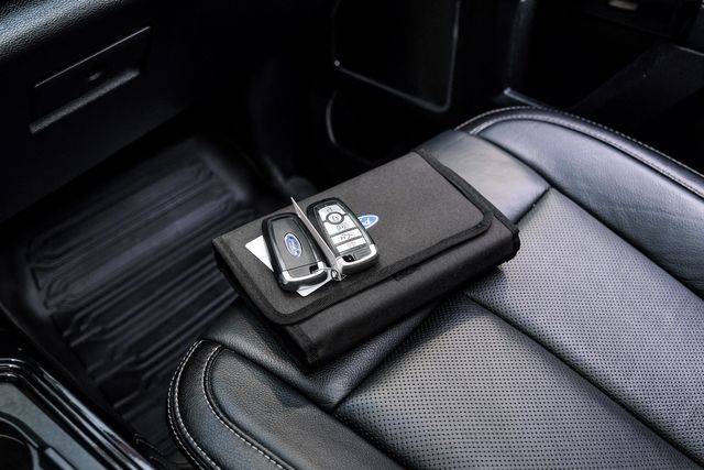 2020 Ford F-250 Super Duty Lariat 4X4 BLACK WIDOW,LIFTED,ROOF,NAV,20" WHL,37K | Carrollton, TX | Texas Vehicle Exchange 2020 Ford F-250 Super Duty Lariat 4X4 BLACK WIDOW,LIFTED,ROOF,NAV,20" WHL,37K | Carrollton, TX | Texas Vehicle Exchange