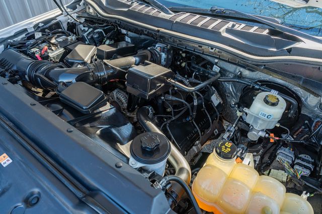 2020 Ford F-350 Super Duty XL EXTENDED CAB LONG BED RWD / CLEAN CARFAX | Austin, TX | Rocky Mountain Truck Stop Austin