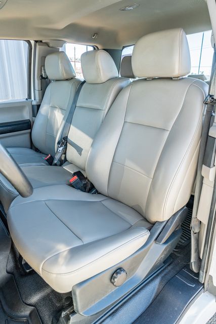 2020 Ford F-350 Super Duty XL EXTENDED CAB LONG BED RWD / CLEAN CARFAX | Austin, TX | Rocky Mountain Truck Stop Austin