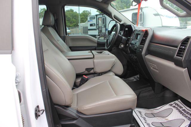 2020 Ford F-350 Super Duty XL 4X4 | Granite City, Illinois | MasterCars Company Inc. 2020 Ford F-350 Super Duty XL 4X4 | Granite City, Illinois | MasterCars Company Inc.