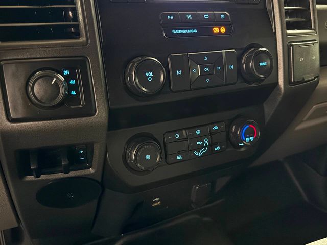 2020 Ford F-350 Super Duty XLT 4x4 4dr Crew Cab 8 ft. LB DRW Pickup | Houston, TX | Houston Auto Credit