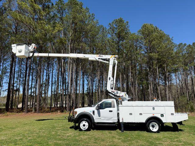 2020 Ford F-550 Super Duty with Altec AT41M