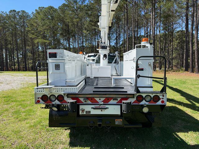 2020 Ford F-550 Super Duty with Altec AT41M