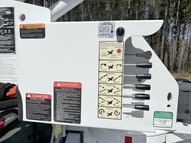 2020 Ford F-550 Super Duty with Altec AT41M