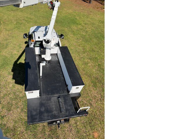 2020 Ford F-550 Super Duty Altec AT-40G