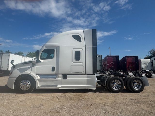 2020 Freightliner CASCADIA 126  | Dallas, TX | Infinity Trucks