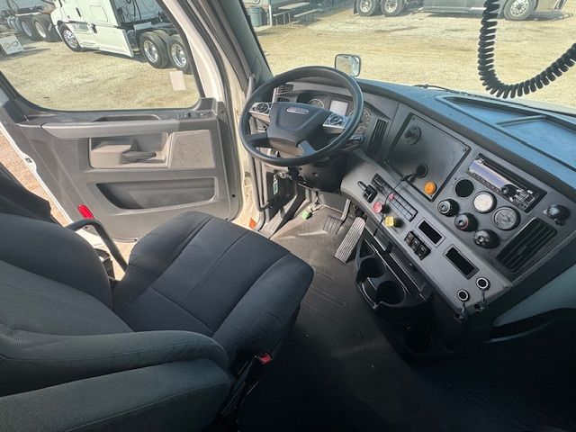 2020 Freightliner CASCADIA 126 | Dallas, TX | Infinity Trucks 2020 Freightliner CASCADIA 126 | Dallas, TX | Infinity Trucks