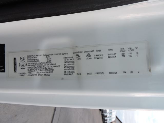 2020 Freightliner Cascadia PT126 Daycab