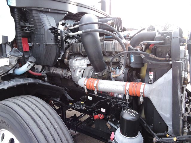 2020 Freightliner Cascadia PT126 Daycab