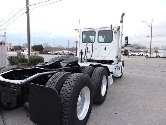 2020 Freightliner Cascadia PT126 Daycab