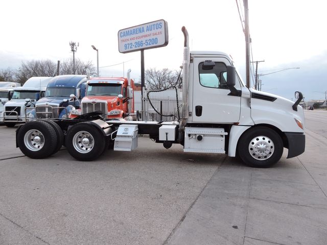 2020 Freightliner Cascadia PT126 Daycab