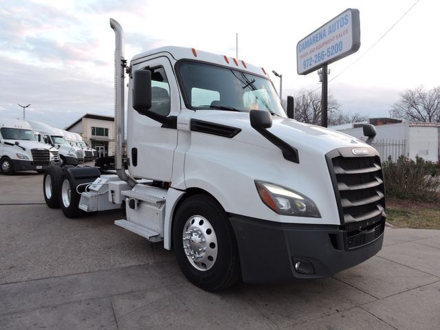 2020 Freightliner Cascadia PT126 Daycab