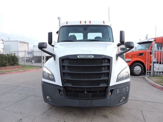 2020 Freightliner Cascadia PT126 Daycab