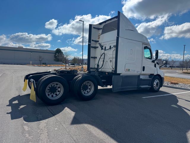 2020 Freightliner Cascadia  116