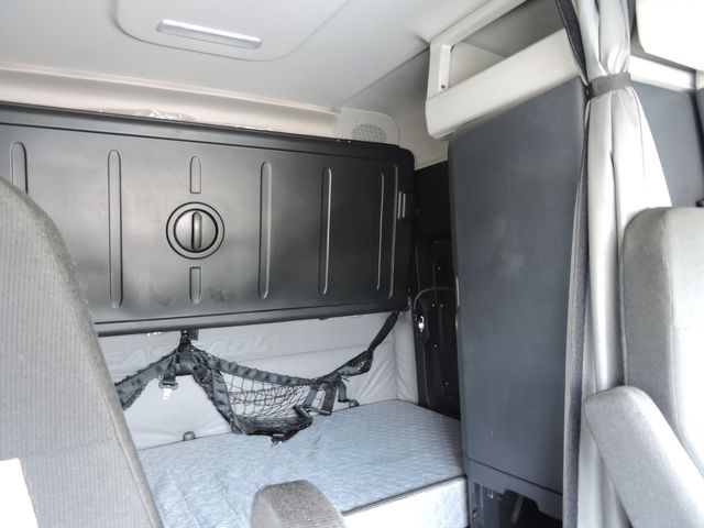 2020 Freightliner PT126 Cascadia Sleeper