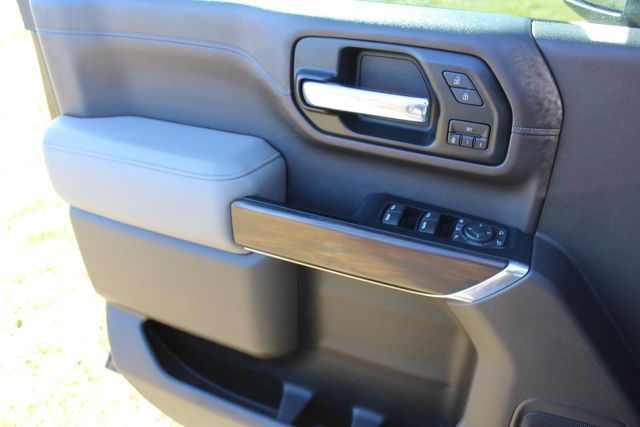 2020 GMC Sierra 2500HD Crew Cab Diesel 4x4 SLT | Roscoe, IL | Autoland Outlets 2020 GMC Sierra 2500HD Crew Cab Diesel 4x4 SLT | Roscoe, IL | Autoland Outlets