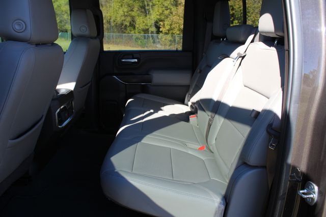 2020 GMC Sierra 2500HD Crew Cab Diesel 4x4 SLT | Roscoe, IL | Autoland Outlets 2020 GMC Sierra 2500HD Crew Cab Diesel 4x4 SLT | Roscoe, IL | Autoland Outlets