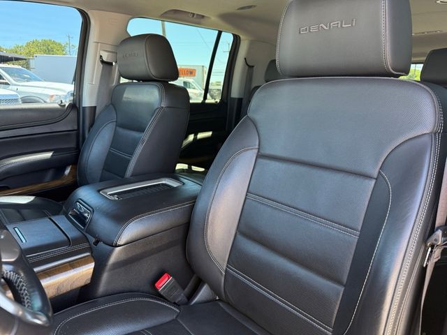 2020 GMC YUKON XL DENALI Sunroof 3rd Row V8 | Canton, Ohio | Ohio Auto Warehouse LLC