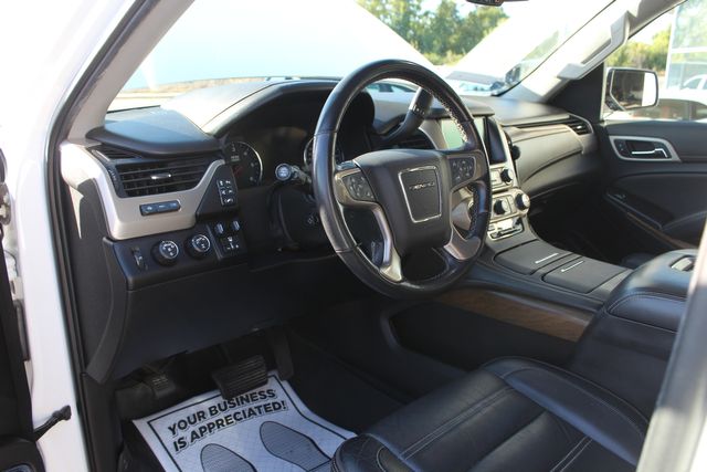 2020 GMC Yukon XL Denali | Granite City, Illinois | MasterCars Company Inc. 2020 GMC Yukon XL Denali | Granite City, Illinois | MasterCars Company Inc.