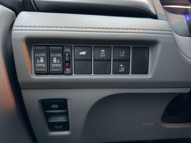 2020 Honda Odyssey EX-L w/Navi w/RES | New Brunswick, New Jersey | Brilliant Auto Sales 2020 Honda Odyssey EX-L w/Navi w/RES | New Brunswick, New Jersey | Brilliant Auto Sales