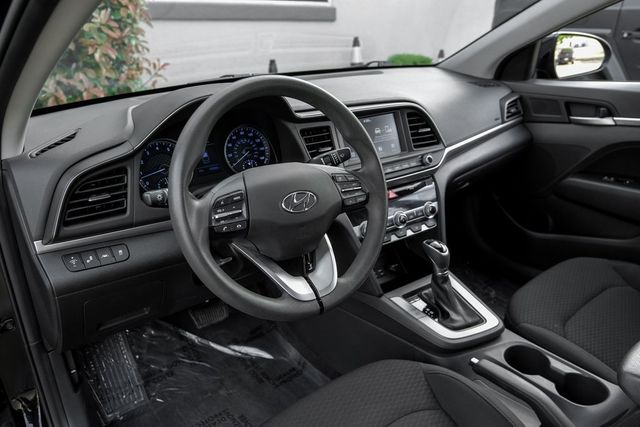 2020 Hyundai ELANTRA SEL Auto Lights Backup Cam Apple Car/Android BT XM 2020 Hyundai ELANTRA SEL Auto Lights Backup Cam Apple Car/Android BT XM