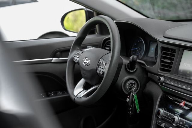 2020 Hyundai ELANTRA SEL Auto Lights Backup Cam Apple Car/Android BT XM 2020 Hyundai ELANTRA SEL Auto Lights Backup Cam Apple Car/Android BT XM