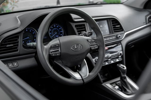 2020 Hyundai ELANTRA SEL Auto Lights Backup Cam Apple Car/Android BT XM 2020 Hyundai ELANTRA SEL Auto Lights Backup Cam Apple Car/Android BT XM