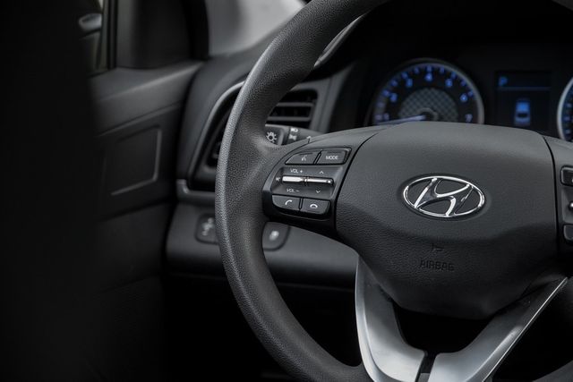 2020 Hyundai ELANTRA SEL Auto Lights Backup Cam Apple Car/Android BT XM 2020 Hyundai ELANTRA SEL Auto Lights Backup Cam Apple Car/Android BT XM