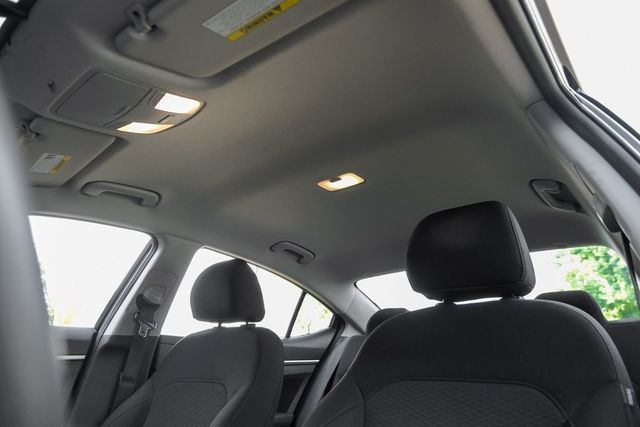 2020 Hyundai ELANTRA SEL Auto Lights Backup Cam Apple Car/Android BT XM 2020 Hyundai ELANTRA SEL Auto Lights Backup Cam Apple Car/Android BT XM