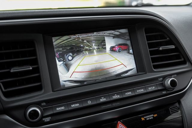 2020 Hyundai ELANTRA SEL Auto Lights Backup Cam Apple Car/Android BT XM 2020 Hyundai ELANTRA SEL Auto Lights Backup Cam Apple Car/Android BT XM