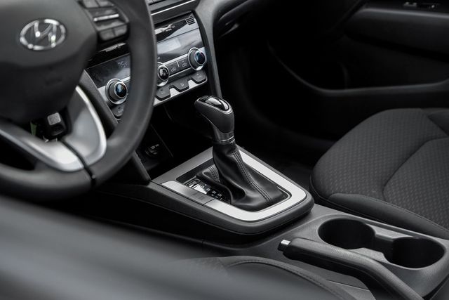 2020 Hyundai ELANTRA SEL Auto Lights Backup Cam Apple Car/Android BT XM 2020 Hyundai ELANTRA SEL Auto Lights Backup Cam Apple Car/Android BT XM