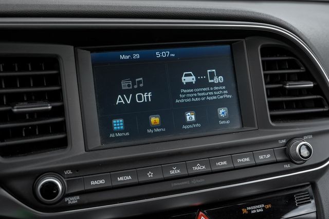 2020 Hyundai ELANTRA SEL Auto Lights Backup Cam Apple Car/Android BT XM 2020 Hyundai ELANTRA SEL Auto Lights Backup Cam Apple Car/Android BT XM