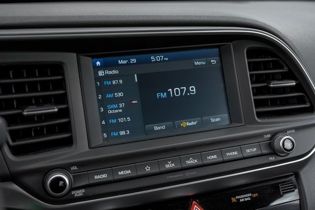 2020 Hyundai ELANTRA SEL Auto Lights Backup Cam Apple Car/Android BT XM 2020 Hyundai ELANTRA SEL Auto Lights Backup Cam Apple Car/Android BT XM