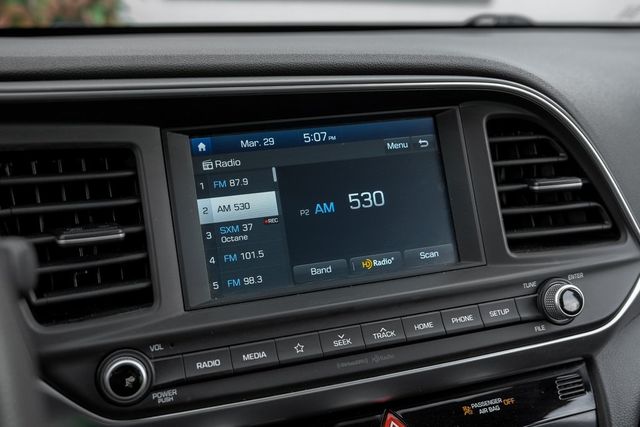 2020 Hyundai ELANTRA SEL Auto Lights Backup Cam Apple Car/Android BT XM 2020 Hyundai ELANTRA SEL Auto Lights Backup Cam Apple Car/Android BT XM