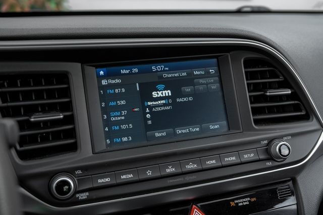 2020 Hyundai ELANTRA SEL Auto Lights Backup Cam Apple Car/Android BT XM 2020 Hyundai ELANTRA SEL Auto Lights Backup Cam Apple Car/Android BT XM