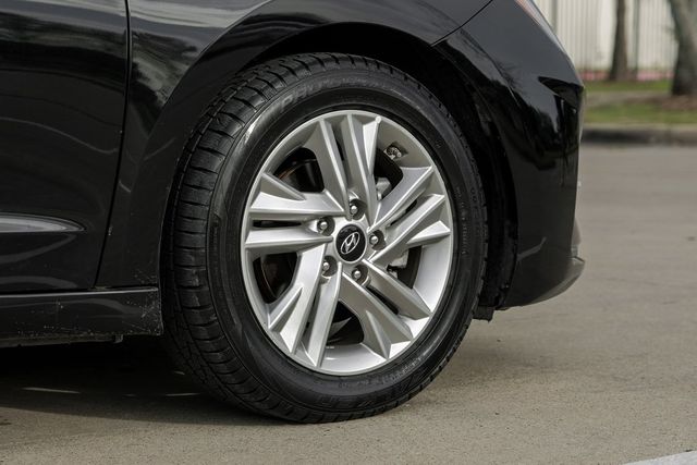 2020 Hyundai ELANTRA SEL Auto Lights Backup Cam Apple Car/Android BT XM 2020 Hyundai ELANTRA SEL Auto Lights Backup Cam Apple Car/Android BT XM