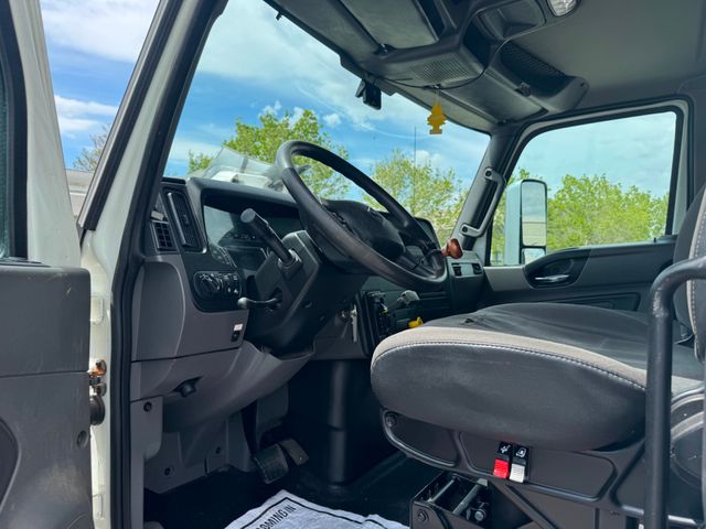 2020 International MV607 26' Box Truck 