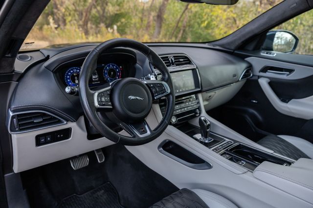 2020 Jaguar F-PACE SVR w/ 550 HP, Luxury Interior PKG, Meridian Audio 2020 Jaguar F-PACE SVR w/ 550 HP, Luxury Interior PKG, Meridian Audio