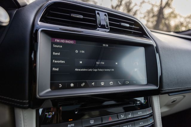 2020 Jaguar F-PACE SVR w/ 550 HP, Luxury Interior PKG, Meridian Audio 2020 Jaguar F-PACE SVR w/ 550 HP, Luxury Interior PKG, Meridian Audio