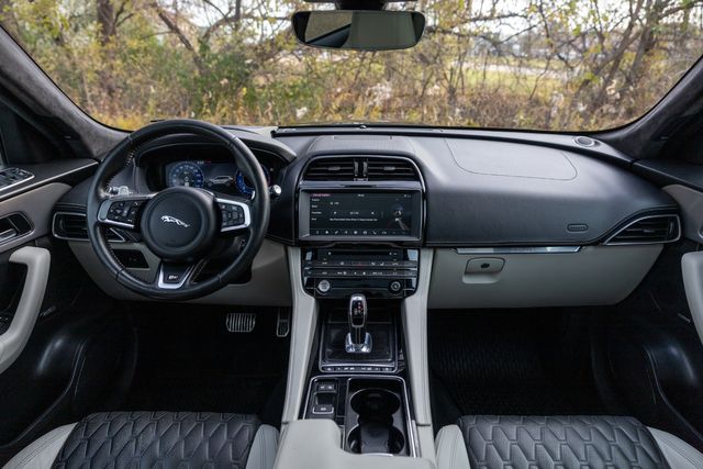 2020 Jaguar F-PACE SVR w/ 550 HP, Luxury Interior PKG, Meridian Audio 2020 Jaguar F-PACE SVR w/ 550 HP, Luxury Interior PKG, Meridian Audio
