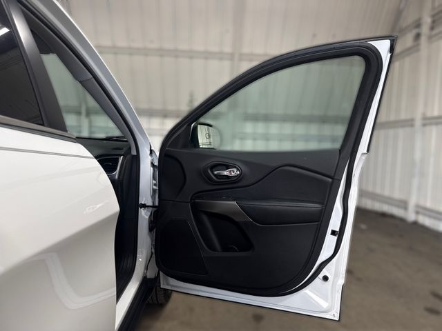 2020 Jeep CHEROKEE LATITUDE PLUS | Houston, TX | Texas Star Motors