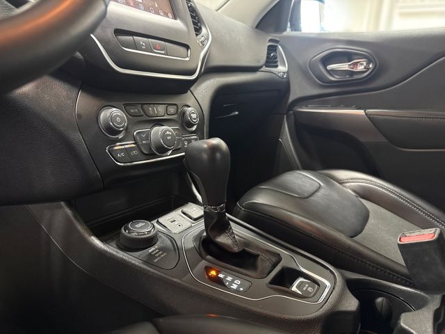 2020 Jeep CHEROKEE LATITUDE PLUS | Houston, TX | Texas Star Motors 2020 Jeep CHEROKEE LATITUDE PLUS | Houston, TX | Texas Star Motors