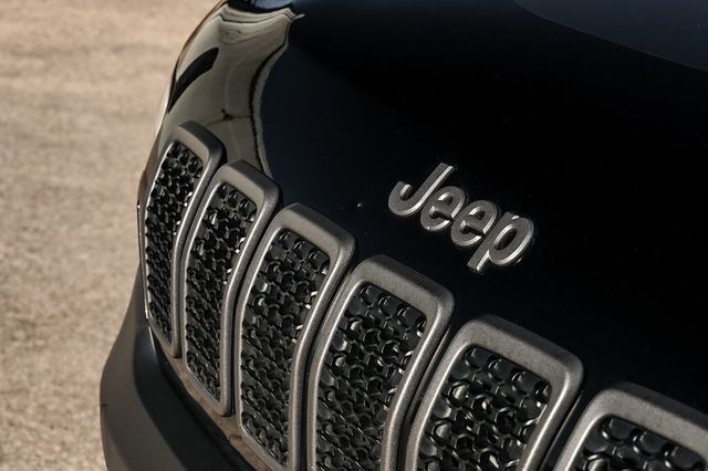 2020 Jeep Cherokee Trailhawk Preferred Equipment Group Push Start Nav 2020 Jeep Cherokee Trailhawk Preferred Equipment Group Push Start Nav