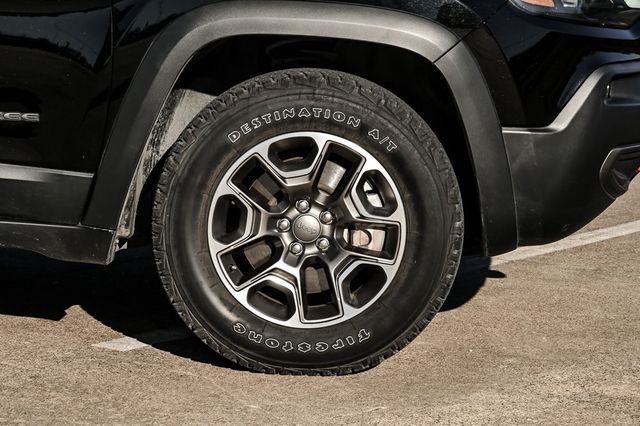 2020 Jeep Cherokee Trailhawk Preferred Equipment Group Push Start Nav