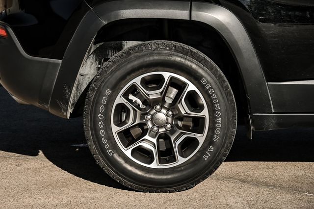 2020 Jeep Cherokee Trailhawk Preferred Equipment Group Push Start Nav