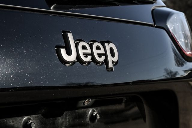 2020 Jeep Cherokee Trailhawk Preferred Equipment Group Push Start Nav