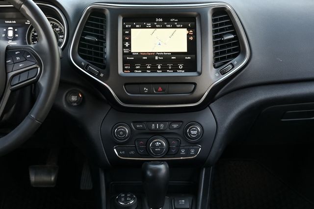 2020 Jeep Cherokee Trailhawk Preferred Equipment Group Push Start Nav 2020 Jeep Cherokee Trailhawk Preferred Equipment Group Push Start Nav