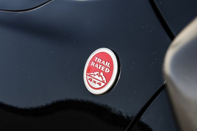 2020 Jeep Cherokee Trailhawk Preferred Equipment Group Push Start Nav 2020 Jeep Cherokee Trailhawk Preferred Equipment Group Push Start Nav