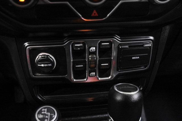 2020 Jeep Gladiator Sport S | Addison, TX | Mr Car Guys 2020 Jeep Gladiator Sport S | Addison, TX | Mr Car Guys