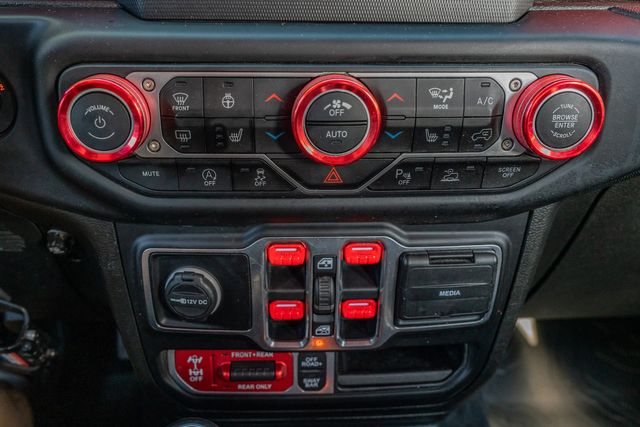 2020 Jeep Gladiator Rubicon 4X4 / LOADED W/ UPGRADES / CLEAN CARFAX | Austin, TX | Rocky Mountain Truck Stop Austin 2020 Jeep Gladiator Rubicon 4X4 / LOADED W/ UPGRADES / CLEAN CARFAX | Austin, TX | Rocky Mountain Truck Stop Austin